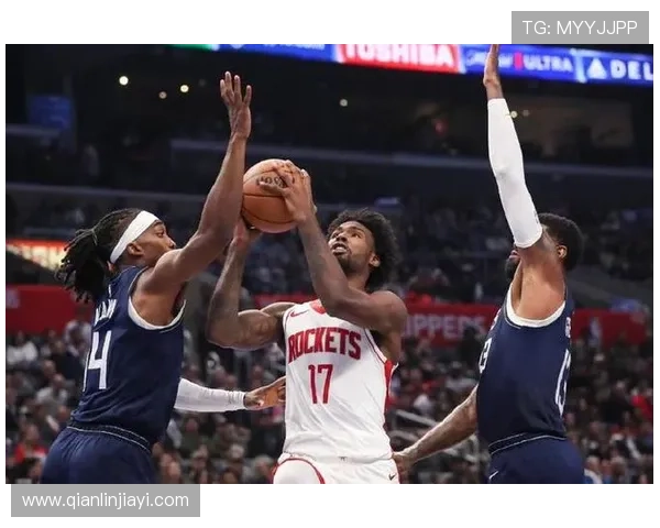 快船半场领先鹈鹕8分哈登贡献16分6助攻祖巴茨与普尔各得14分