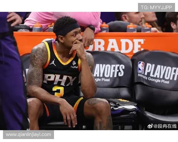 布克全力以赴砍下38分却难救主球队失利表现令人心疼